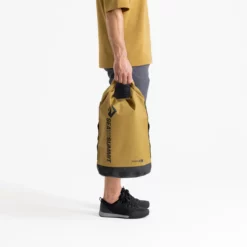Sea To Summit Big River Dry Bag Dull Gold 20L 21 Sea To Summit Big River Dry Bag Dull Gold 20L -Günstiges Camp4 Geschäft EcommBigRiverDryBag20LDullGoldCarry 1280x1280