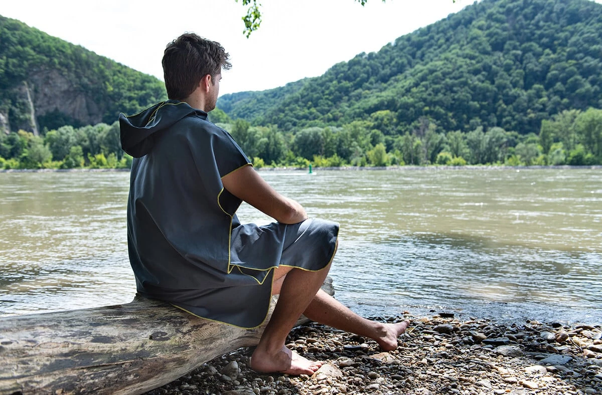 Cocoon Microfiber Towel Poncho Ul Anchor Grey 7 Cocoon Microfiber Towel Poncho Ul Anchor Grey – Bild 5